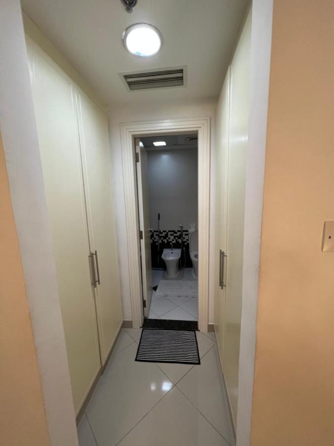 Apartment Large Size One Bedroom With Sea View Abu Dhabi