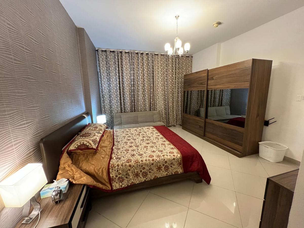 Appartement Large Size One Bedroom With Sea View *