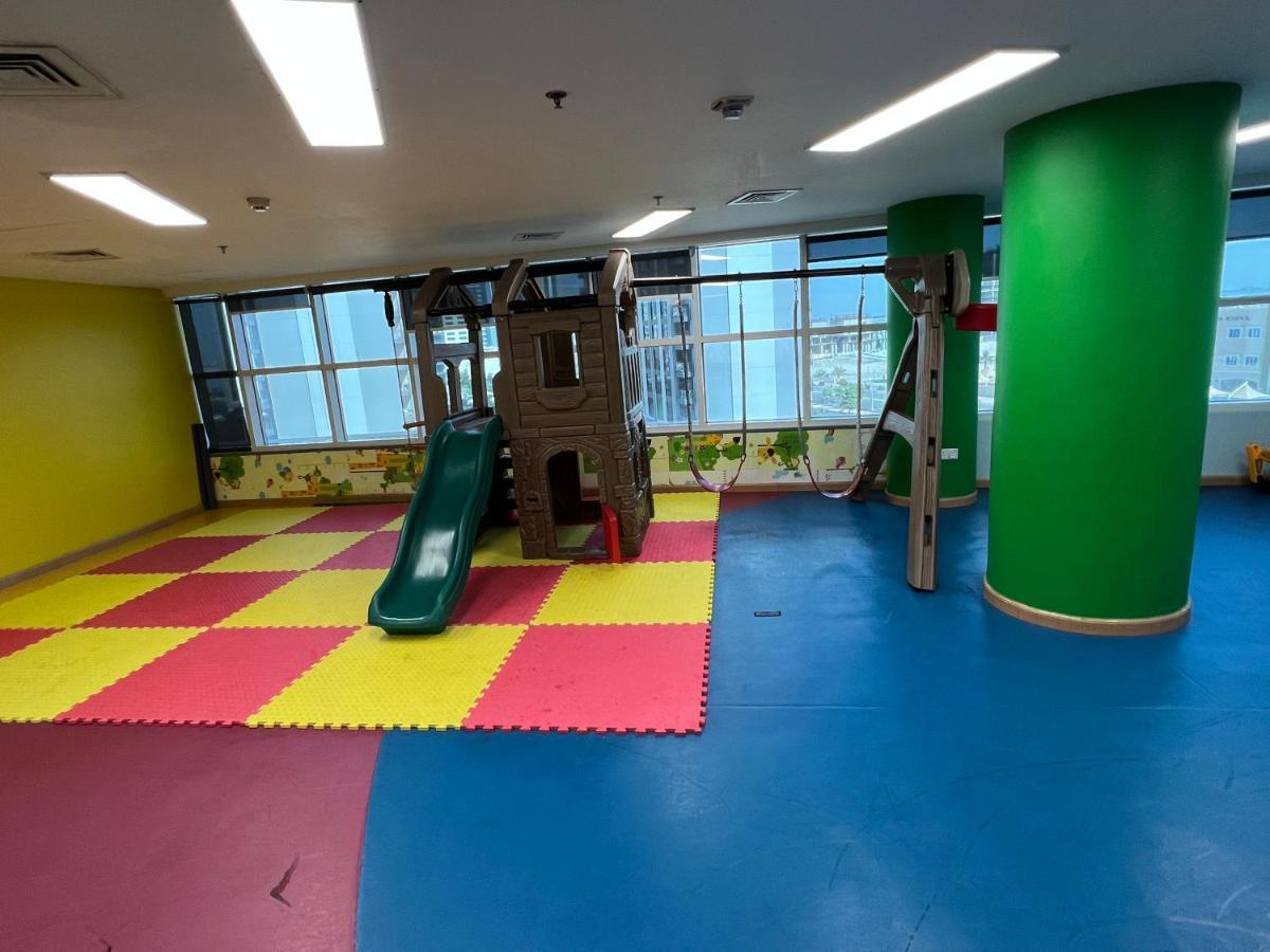 Large Size One Bedroom With Sea View Abou Dabi